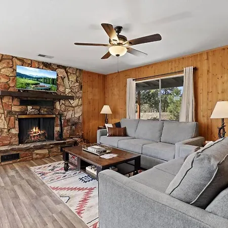 Newly Remodeled Pet Friendly Strawberry Cabin Pine Exterior photo