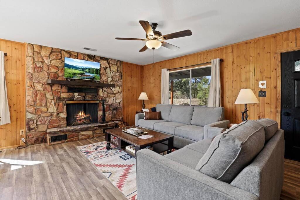 Newly Remodeled Pet Friendly Strawberry Holiday home