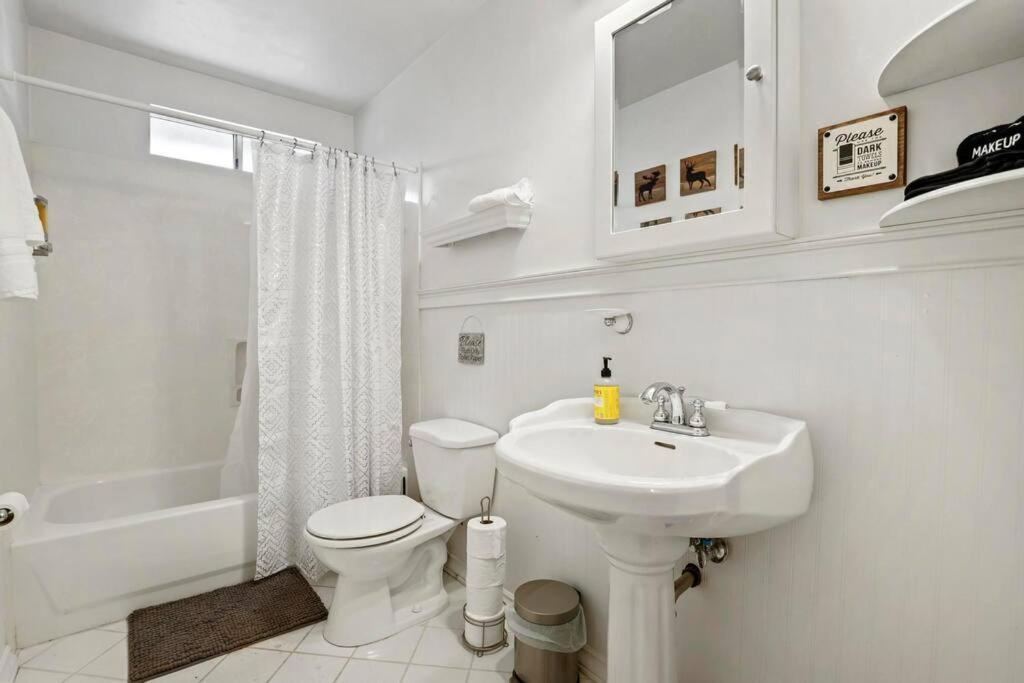 Newly Remodeled Pet Friendly Strawberry Holiday home *